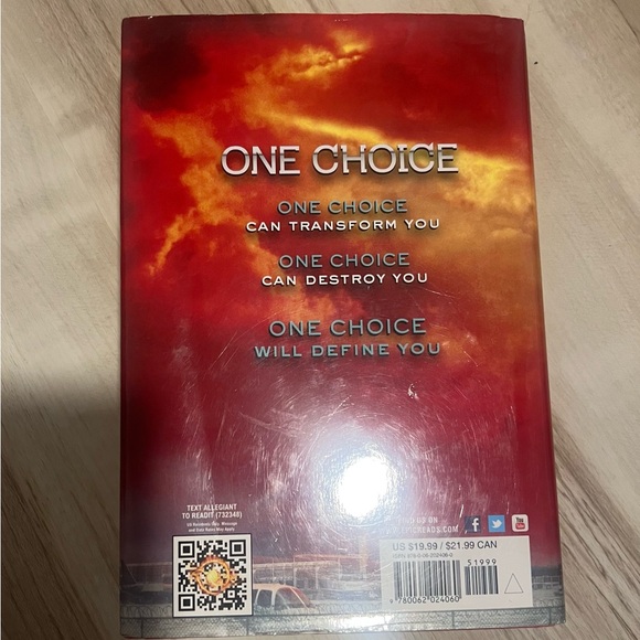 Allegiant by Veronica Roth - Picture 2 of 2